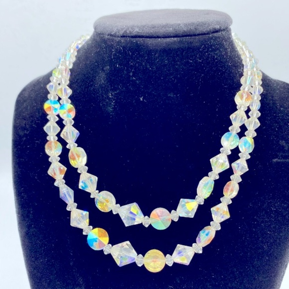 Vintage Cut Aurora Borealis Flat And Diamond Shaped Graduated Beaded Necklace